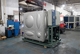 维修冷水机时，很多步骤是非专业人员碰不得的